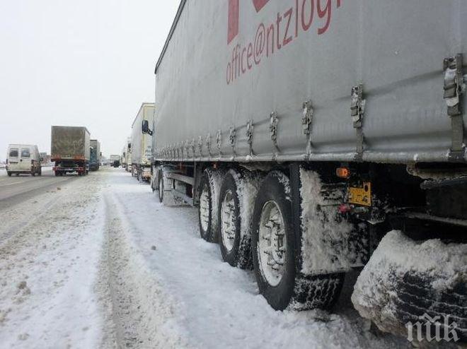 ДРАМА! Български шофьор на ТИР открит мъртъв в Македония