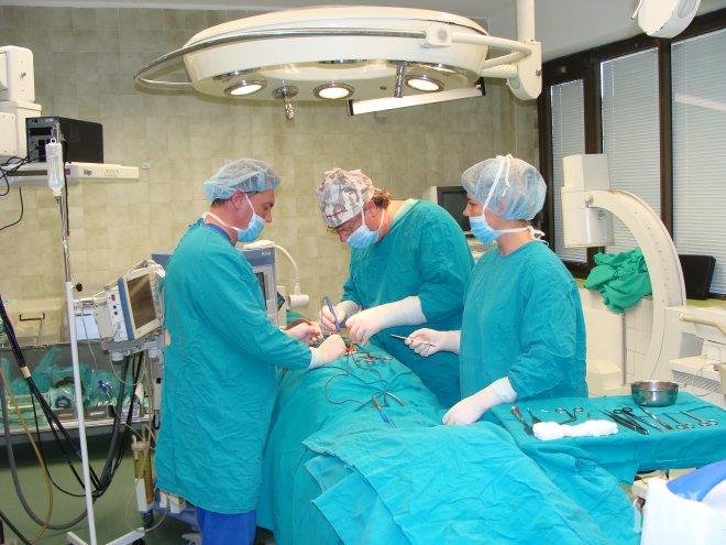 Скандал в Кърджали! Мъж с неистови болки в крака почина, след като часове наред лекарите не му обръщат внимание 