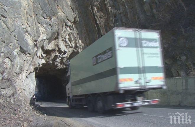 На вниманието на шофьорите: Опасен тунел свързва Бургас с Варна