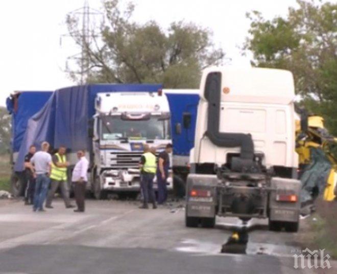 ТЕЖЪК ИНЦИДЕНТ! Два камиона са се ударили край Ямбол