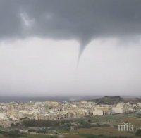 Бури и градушки убиха трима в САЩ
