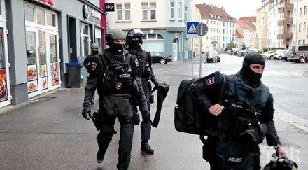 извънредно пик въоръжен мъж барикадира център бежанци хамбург взе бременна заложник