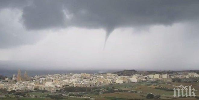 Бури и градушки убиха трима в САЩ
