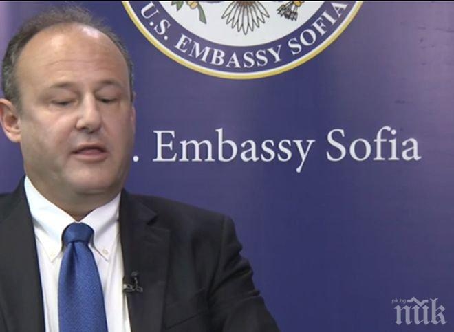Американският посланик ни посече за визите и пожела да доведе Тръмп у нас