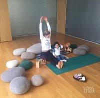 Ново поприще! Вили Марковска учи бебета на йога