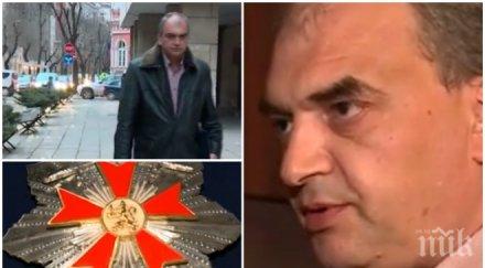 лично уволнен полицейски шеф изхвърли всичките ордени мвр