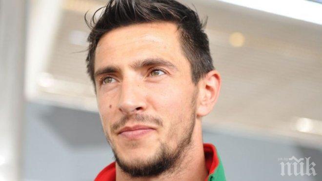 Национал от Армията чака бебе от италианска манекенка (СНИМКА)