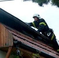 ИЗВЪНРЕДНО: Пожар изпепели къщи в Силистра, две жени със сериозни изгаряния