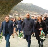Цветан Цветанов и кандидати за депутати от Велико Търново почетоха 787-ата годишнина от победата при Клокотница