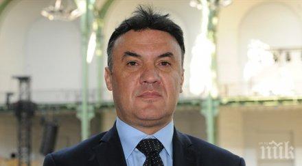 боби михайлов прие шеф уефа