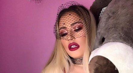 гери никол нова гореща снимка показа език