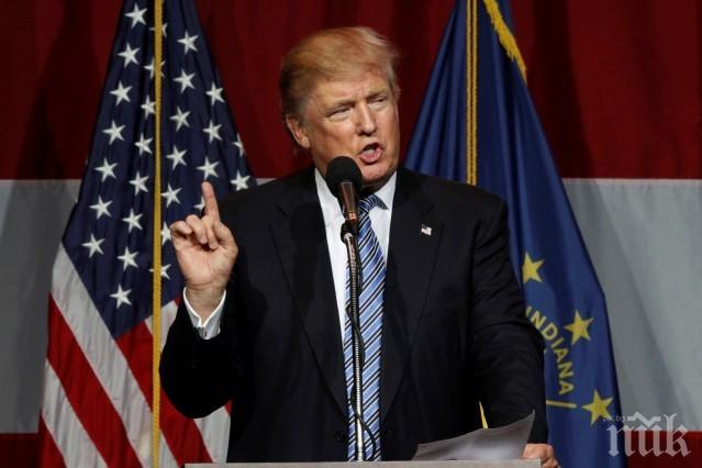 Тръмп изненада първите туристи в Белия дом (СНИМКА)