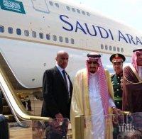 Кралят на Саудитска Арабия отиде на визита в Токио с 10 самолета