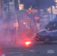 Напрежението ескалира! Ожесточени сблъсъци между протестиращи и полиция в Неапол (ВИДЕО)