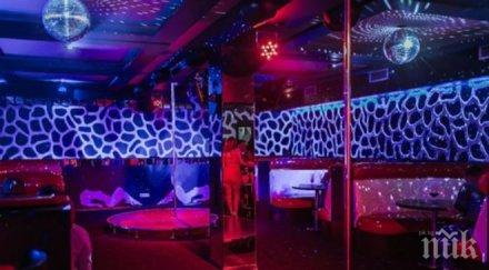 мъж откри стрелба калашников стриптийз клуб