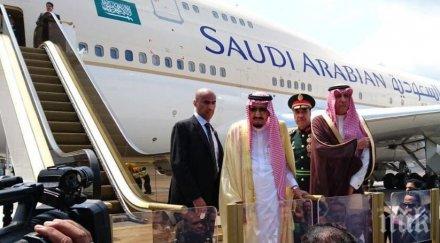 кралят саудитска арабия отиде визита токио самолета