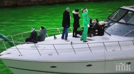 оцветиха река чикаго смарагдово зелен цвят снимки