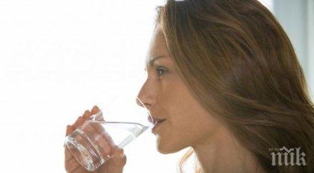 вижте случва организма изпием една чаша топла вода