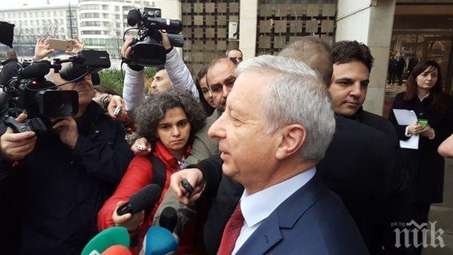 Премиерът Герджиков и Русенският митрополит Наум посетиха Басарбовския скален манастир (СНИМКИ)