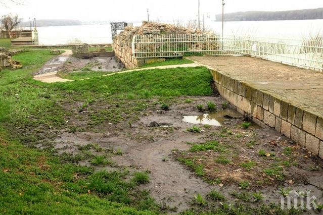 Фекална вода заля базиликата на първата българска патриаршия в Силистра (СНИМКА)