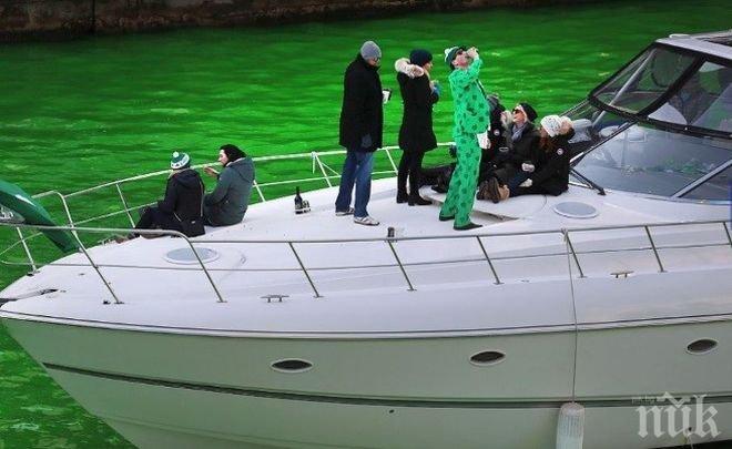Оцветиха река Чикаго в смарагдово зелен цвят(СНИМКИ)