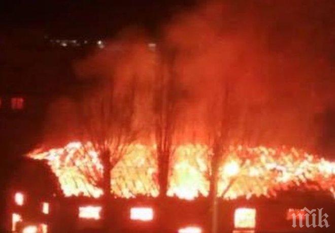 ИЗВЪНРЕДНО: Голям пожар в Пловдив, запалил се е дърводелски цех