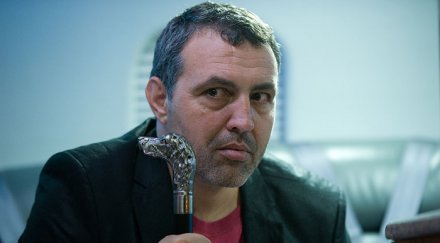 вдигат заплатите театралите