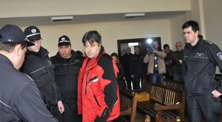 пуснаха бона ченгето застреляло ром