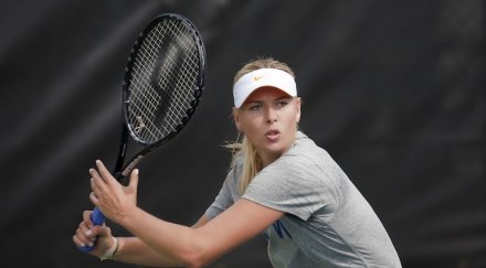 маша шарапова продължава наказателната акция маями