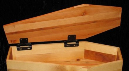 смятан мъртъв възкръсна 835 дни