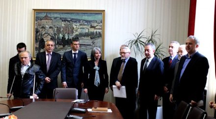 вицепрезидентът попова сдобрява българите босилеград