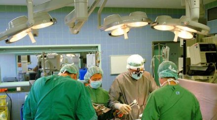 първи път оперират рак гърдата веднага поставят импланти