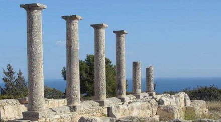 въведоха лимити паричните трансфери кипър