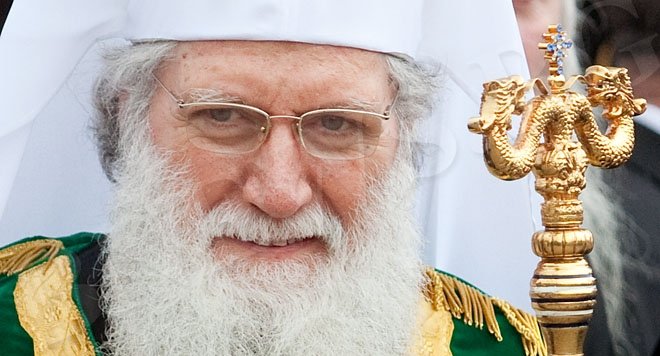 Патриарх Неофит не иска в София, още живее в Русе