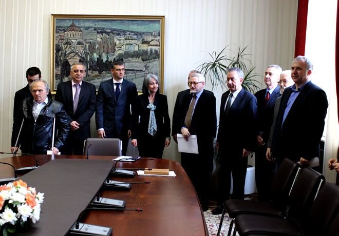 Вицепрезидентът Попова сдобрява българите в Босилеград