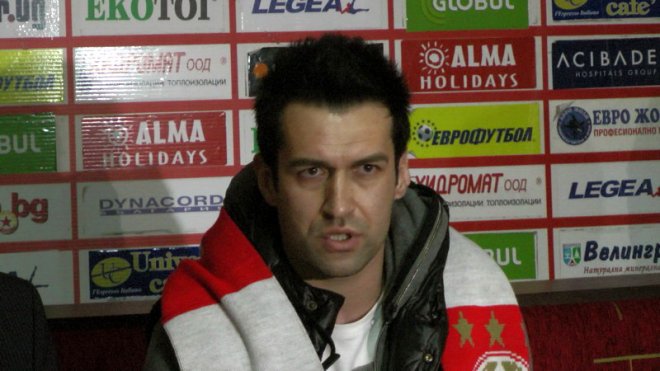 Мартин Камбуров иска спешна среща с Радуканов