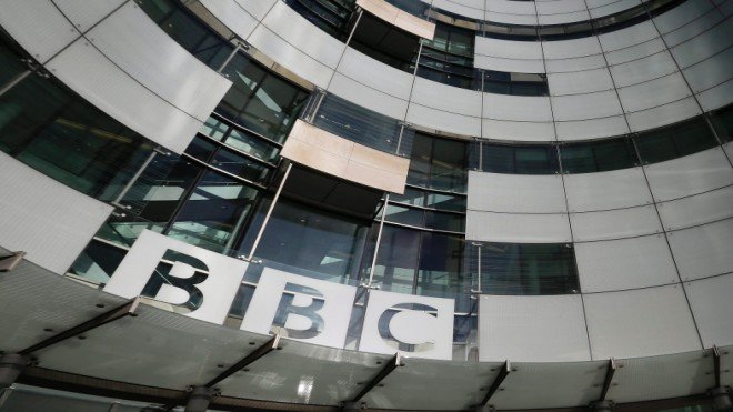В Би Би Си стачуват срещу съкращения