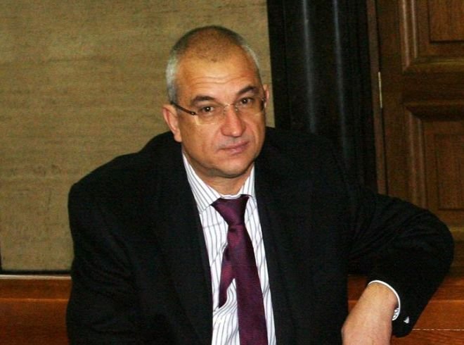 Болен съдия отложи делото срещу Батко