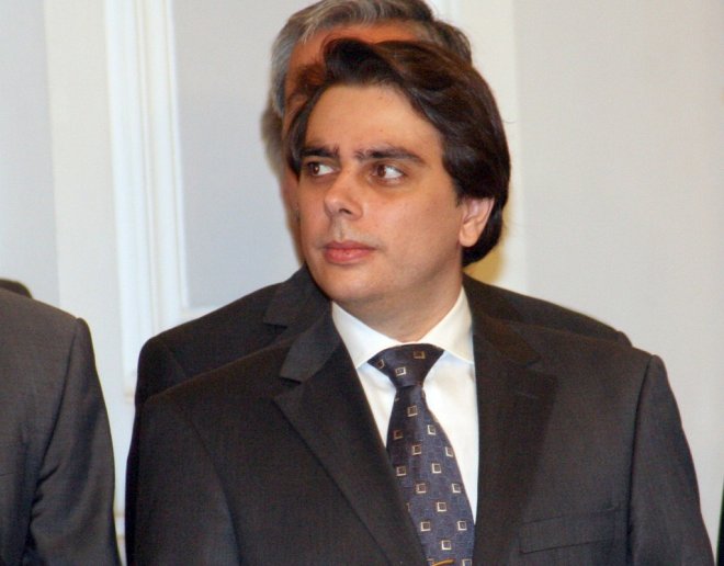 Министърът на енергетиката затваря ВЕИ-централите и спестява 50 млн. лв. от кафявия ток 