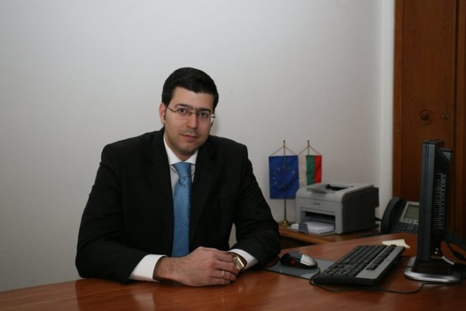 Експерт на Кунева: Министър Василев да махне калинките на ГЕРБ от енергетиката