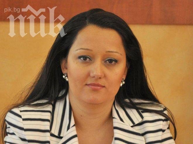 Лиляна Павлова на откриването на нов мол на руснаци