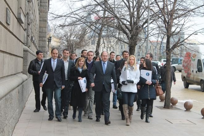 Хората на Меглена Кунева обещаха да са алтернатива на популизма