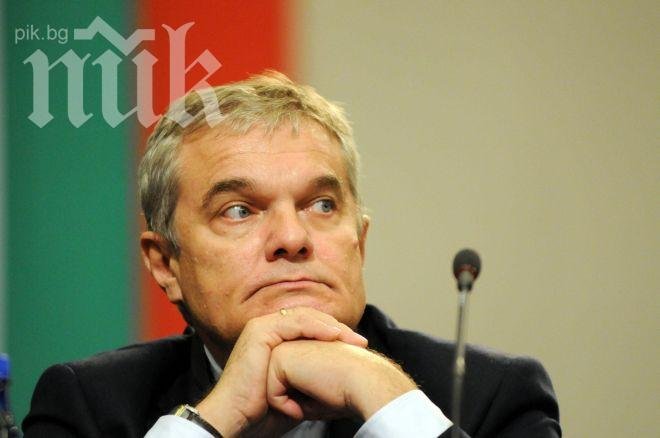 Румен Петков: Висши полицаи се срещат с Цветанов в централата на ГЕРБ