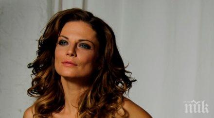 теодора духовникова лъсна гола предизвикателна снимка