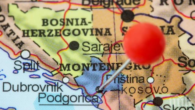 1000 майки обявиха гладна стачка в Черна гора
