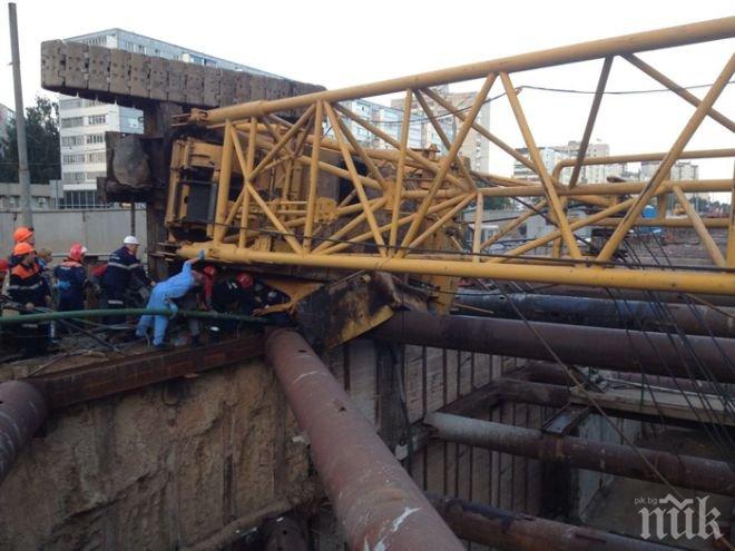 Работник загина смазан от кран при строежа на Солунското метро
