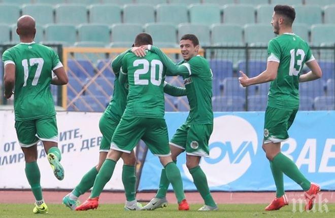 Нефтохимик удари и Верея, победният поход на бургазлии продължава