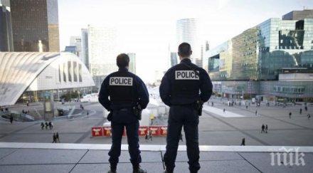 извънредно пик паника целия службите сигурност нокти заради опасност терористични атаки