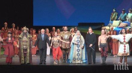 първа версия евакуацията операта заради задушлив спрей