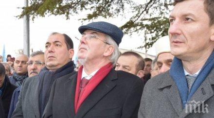 турският хюриет алармира нападнаха автобус дост